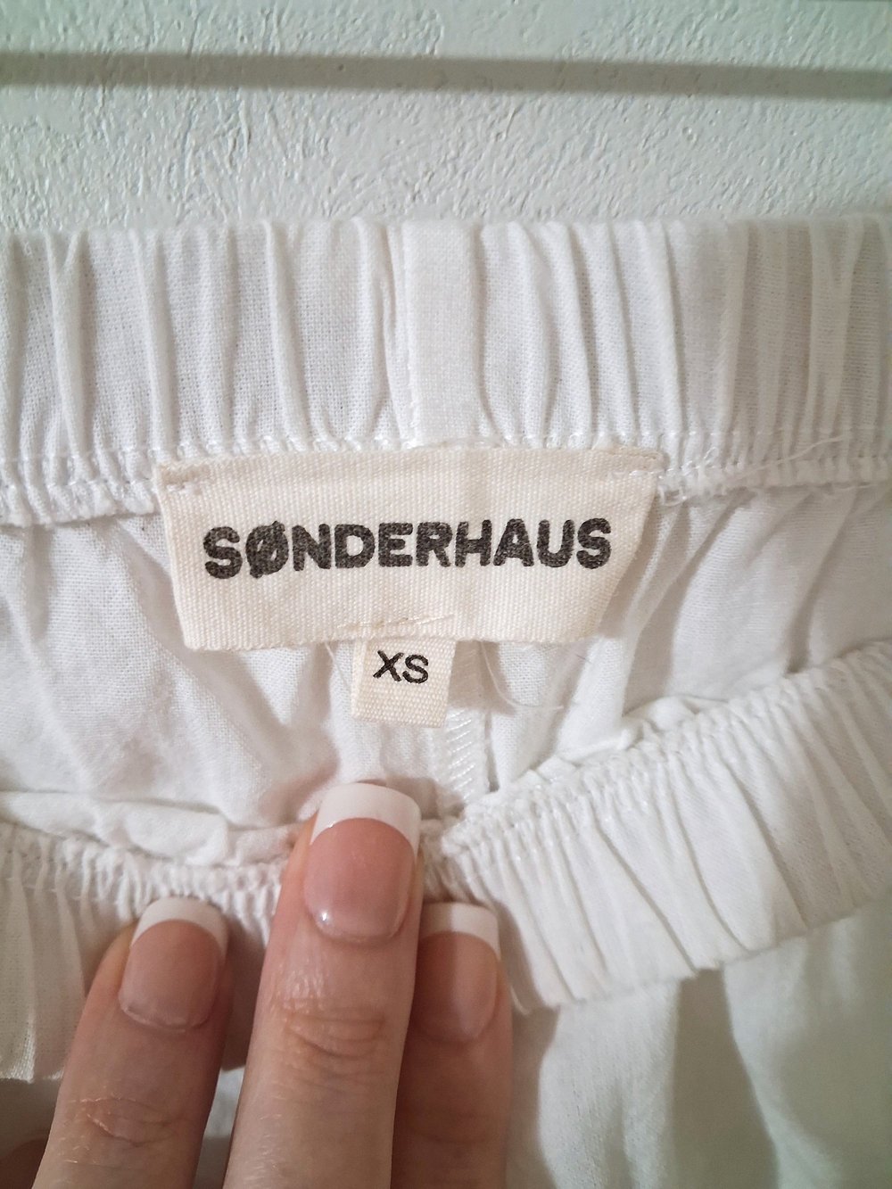 Sonderhaus Soft Winter White Romeo High Rise Ruffled Hem Cotton Bloomer Shorts - Picture 4 of 15